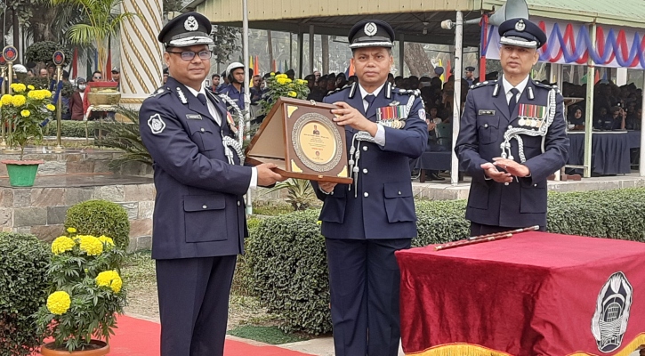 টাঙ্গাইলে পুলিশের সমাপনী কুচকাওয়াজ অনুষ্ঠিত